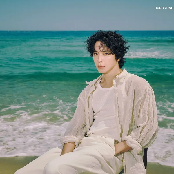 The most loved look of Jung Yonghwa today