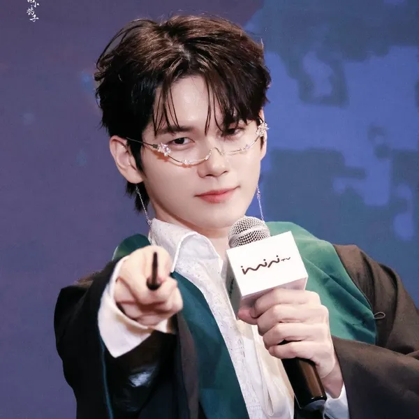 Penampilan Ong Seongwu yang paling disukai hari ini