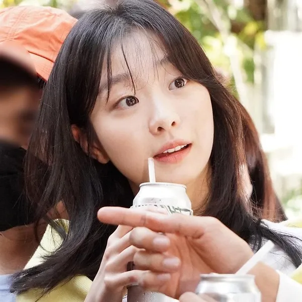 Popular photo full of fans’ love for Kim Dami