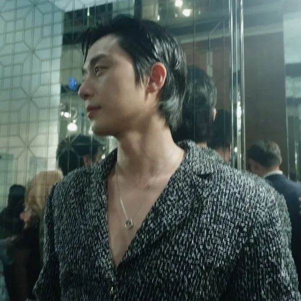 Popular photo full of fans’ love for Park Seojoon