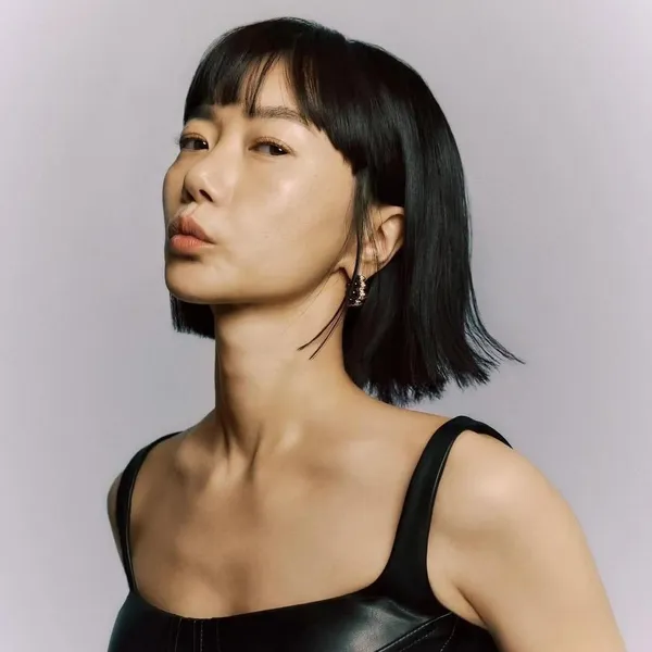 Popular photo full of fans’ love for Bae Doona