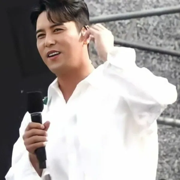 The most loved look of Jang Minho today