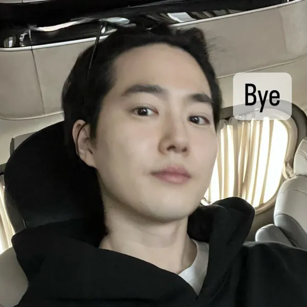 Popular photo full of fans’ love for Suho