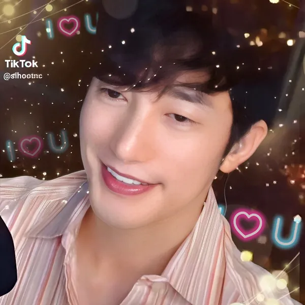 The most loved look of Park Sihoo today