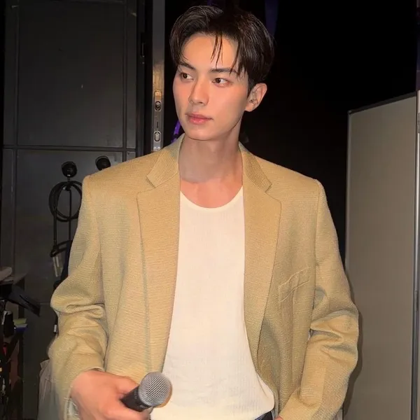 Popular photo full of fans’ love for Lee Chaemin