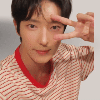 Popular photo full of fans’ love for Lee Joongi