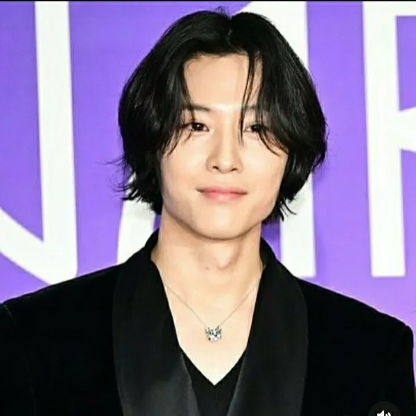 Popular photo full of fans’ love for Lee Jongwon