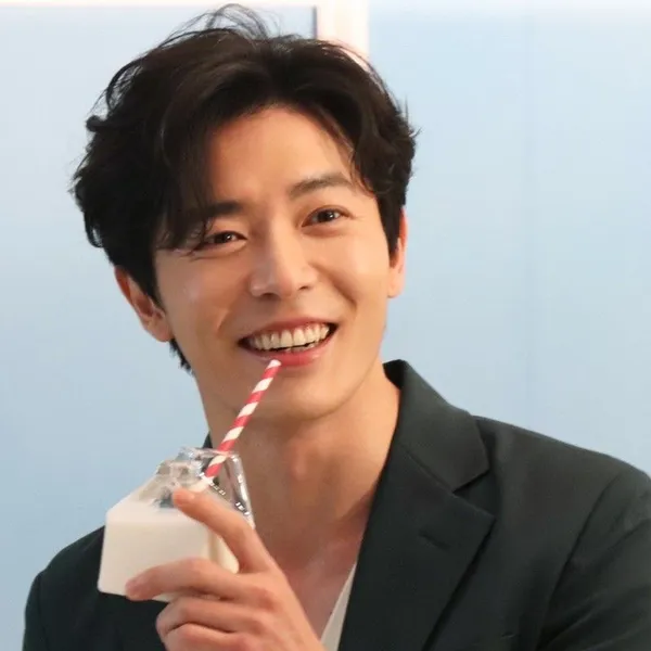 Popular photo full of fans’ love for Kim Jaewook