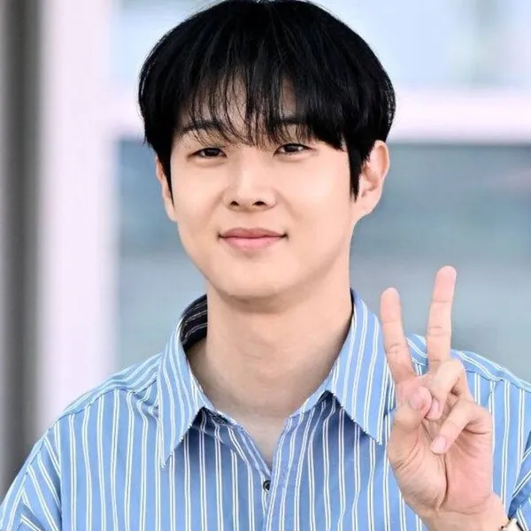 The most loved look of Choi Wooshik today