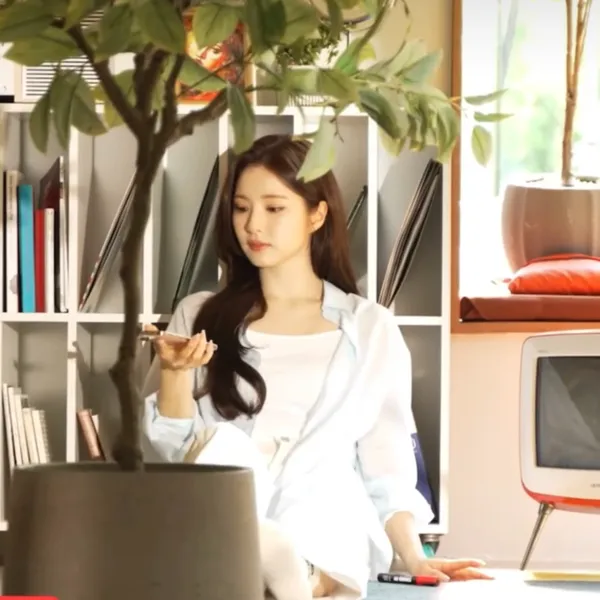 The most loved look of Shin Sekyung today