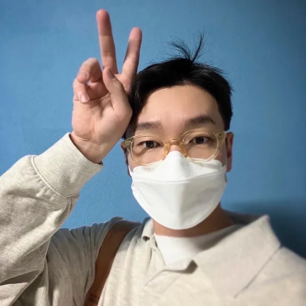 Popular photo full of fans’ love for Cho Seungwoo 