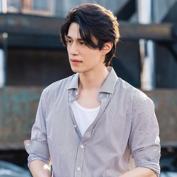 Popular photo full of fans’ love for Lee Dongwook