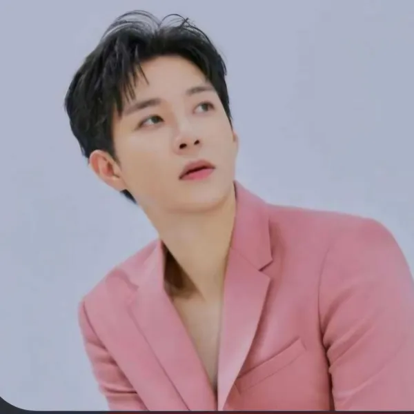 The most loved look of Choo Hyukjin today
