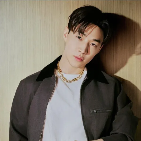 Popular photo full of fans’ love for Henry