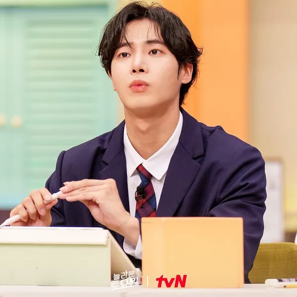 Popular photo full of fans’ love for Choo Youngwoo