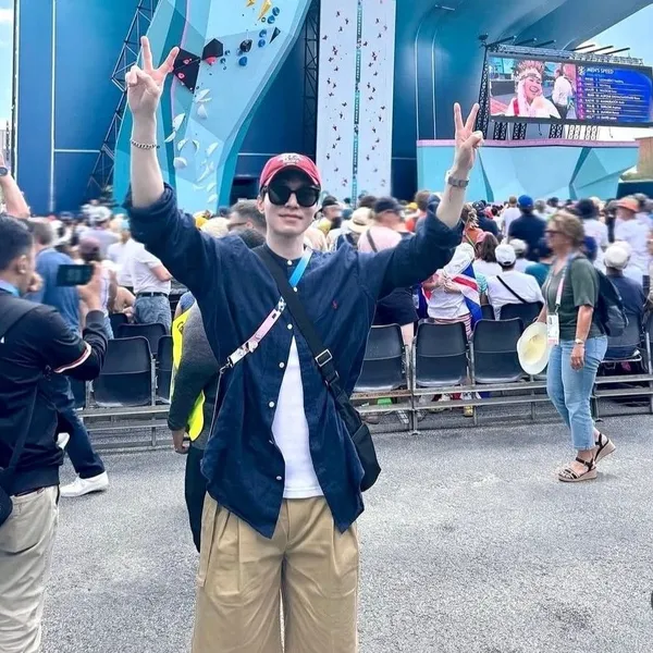 Popular photo full of fans’ love for Lee Dongwook