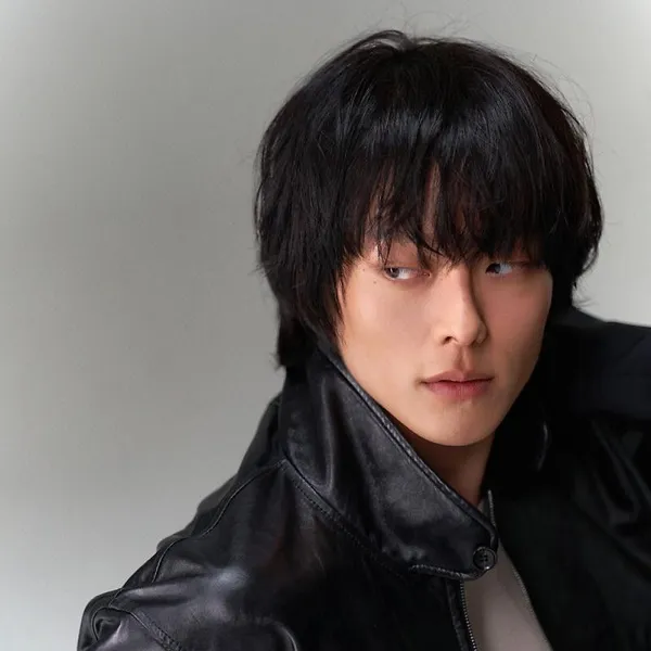 The most loved look of Jang Kiyong today
