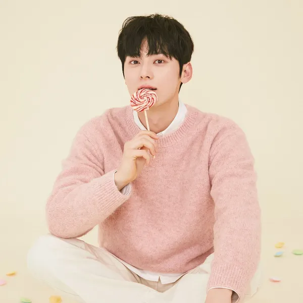 Popular photo full of fans’ love for Hwang Minhyun
