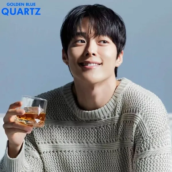 The most loved look of Jang Kiyong today