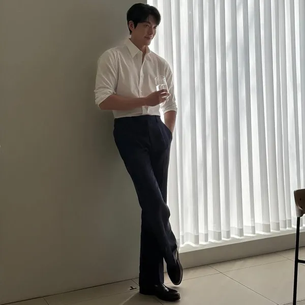 Popular photo full of fans’ love for Kim Woobin