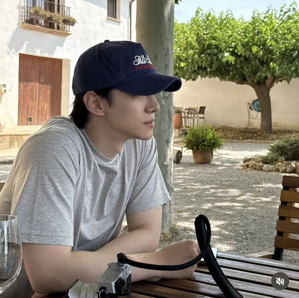 Popular photo full of fans’ love for Lee Junho