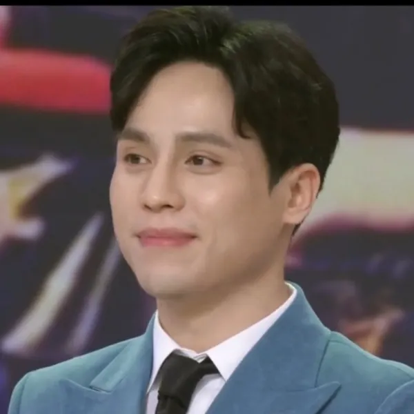 The most loved look of Mooryong today