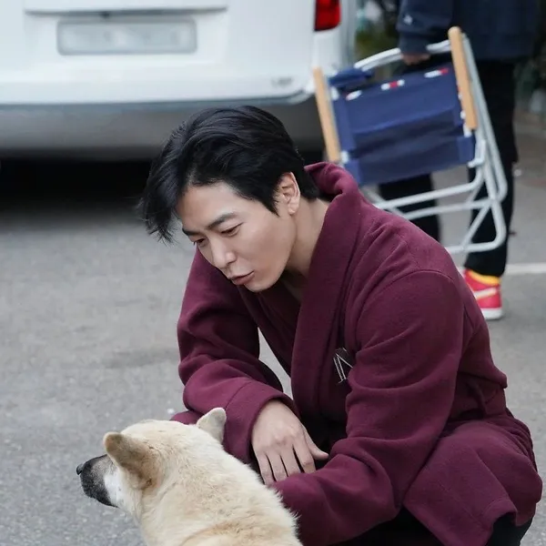 Popular photo full of fans’ love for Kim Jaewook