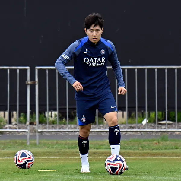 Today’s standout profile photo of Lee KangIn on Choeaedol Celeb