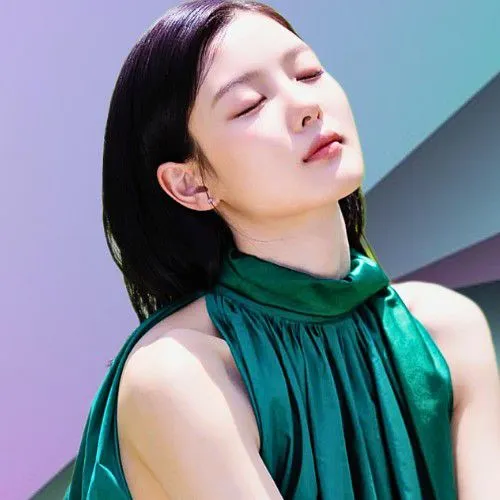 Popular photo full of fans’ love for Kim Youjung