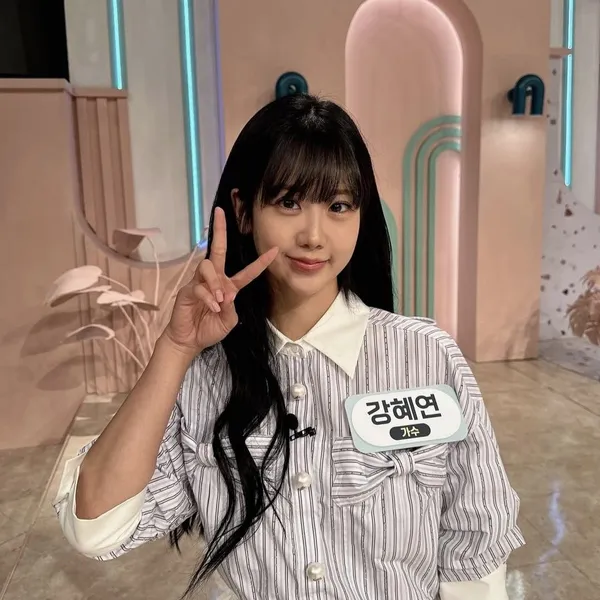 The most loved look of Kang Hyeyeon today