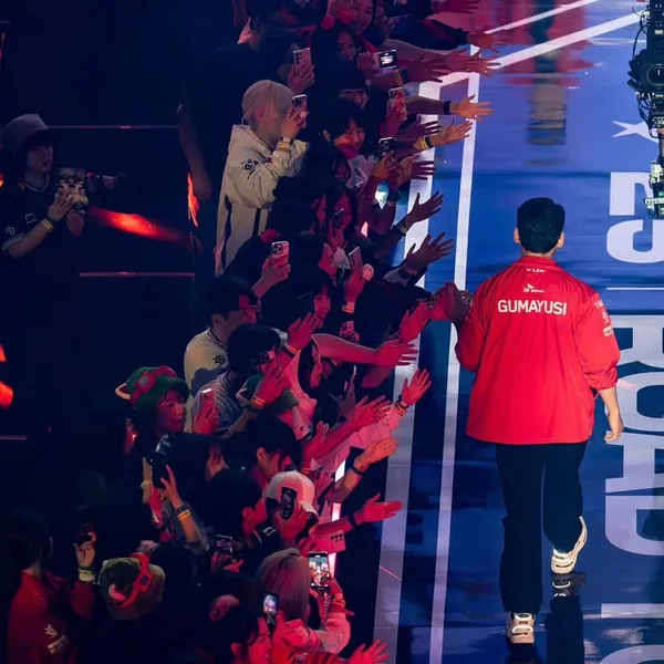 Popular photo full of fans’ love for Doran