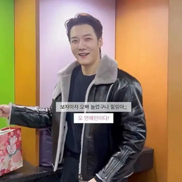 Popular photo full of fans’ love for Choi Jinhyuk