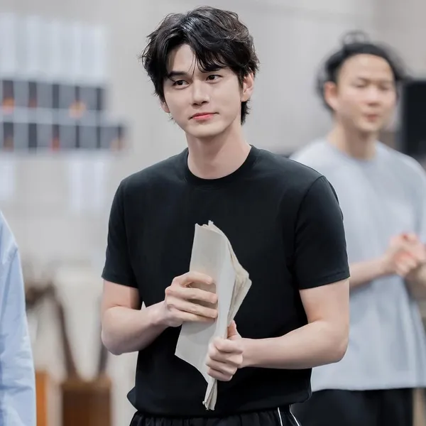 Popular photo full of fans’ love for Ong Seongwu