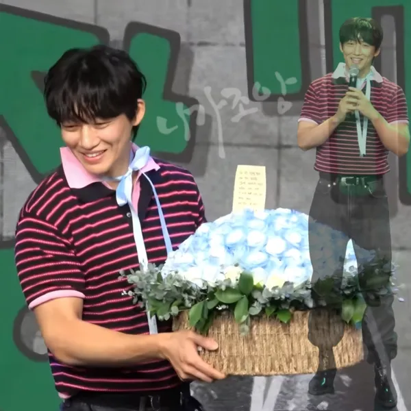 The most loved look of Shin Seungtae today