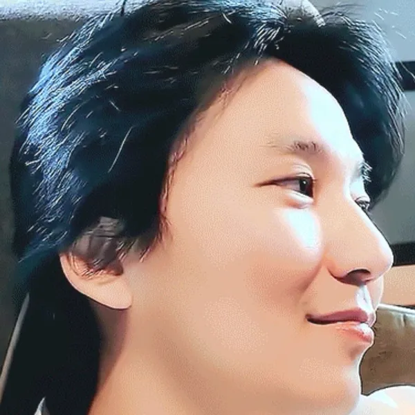 The most loved look of Kim Namgil today