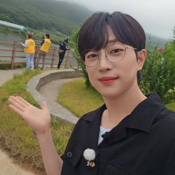 Popular photo full of fans’ love for An Sunghoon