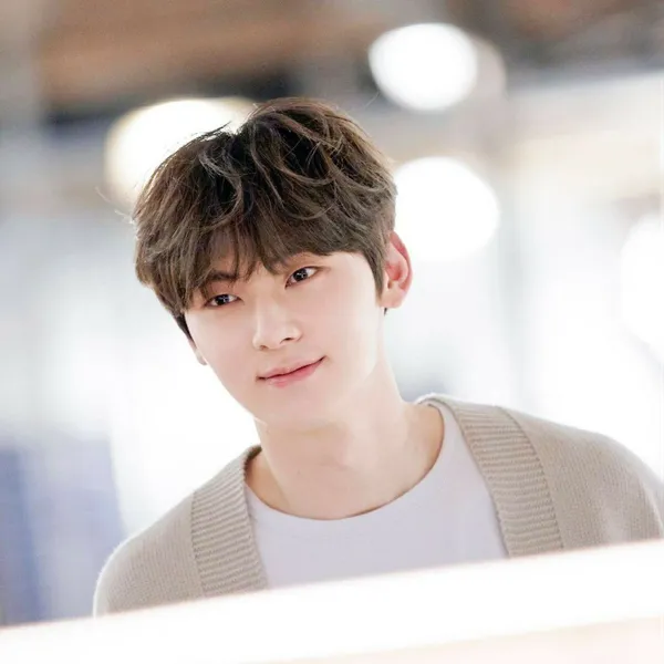 The most loved look of Hwang Minhyun today
