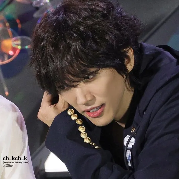 Popular photo full of fans’ love for Lee Seungyoon