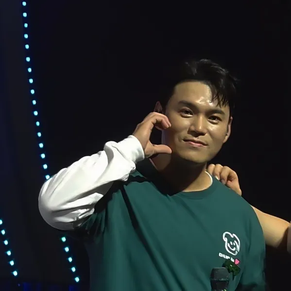 Popular photo full of fans’ love for Lee Jung