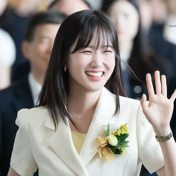 Popular photo full of fans’ love for Park Eunbin