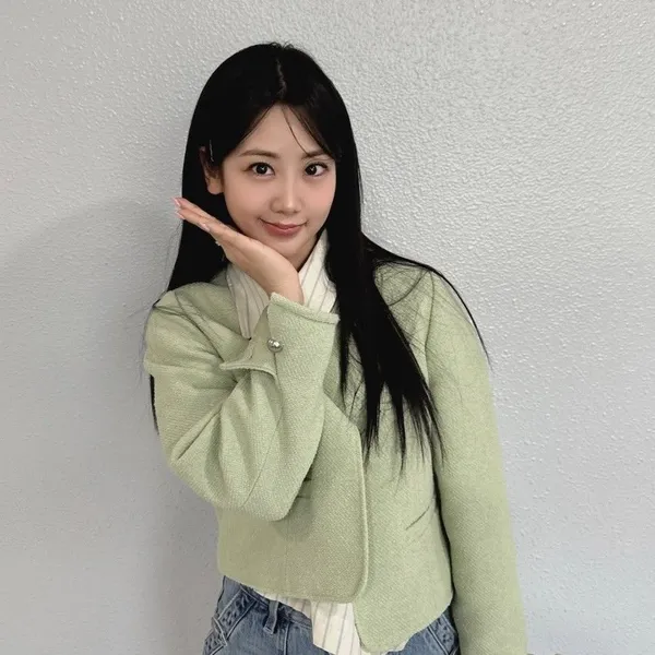 Popular photo full of fans’ love for Kang Hyeyeon