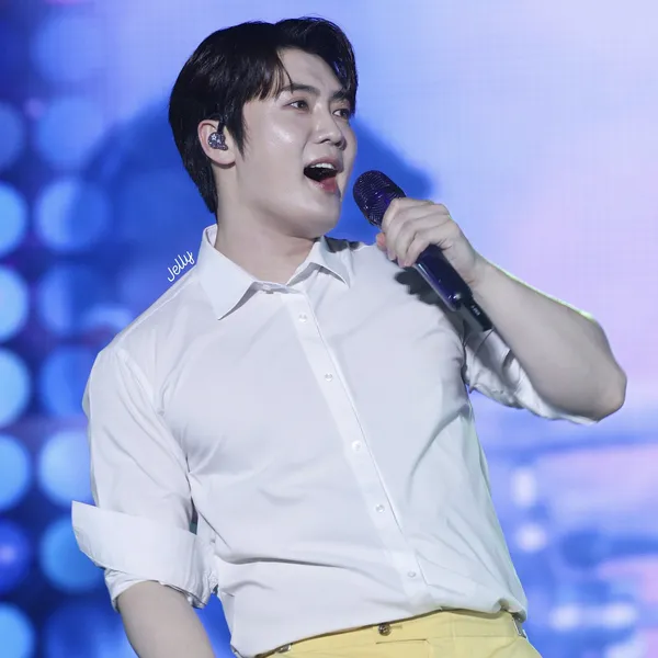 Popular photo full of fans’ love for Son Binah