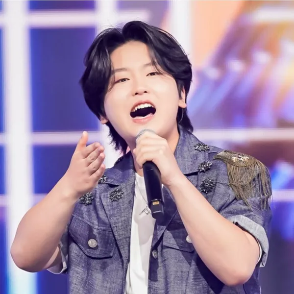 Popular photo full of fans’ love for Park Sungon