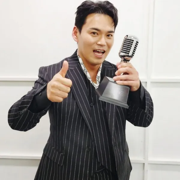 充滿粉絲愛的Lee Jung人氣照片