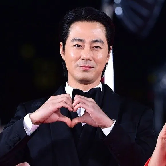 Popular photo full of fans’ love for Jo Insung