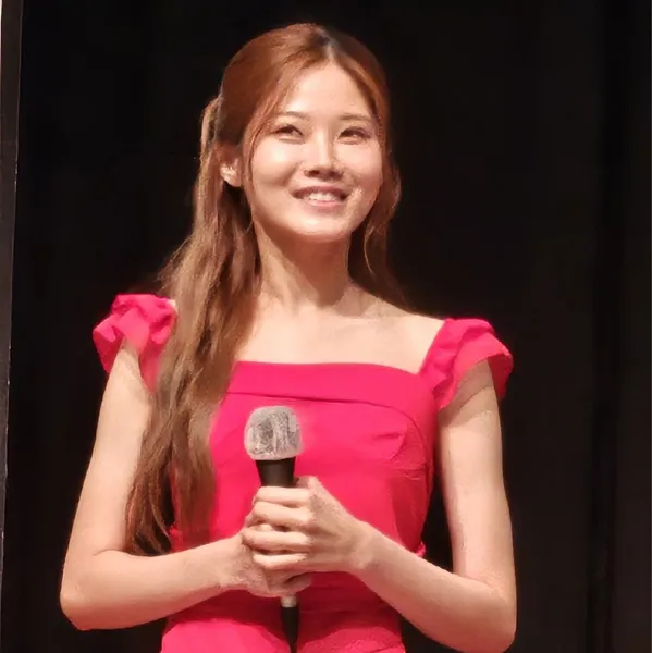 今天最受喜愛的Bae Ahyeon模樣