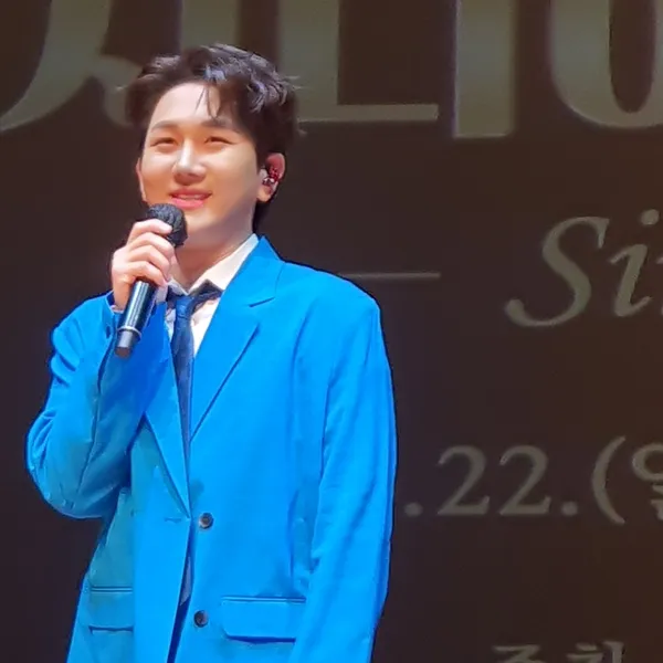 充滿粉絲愛的金秀瓚人氣照片