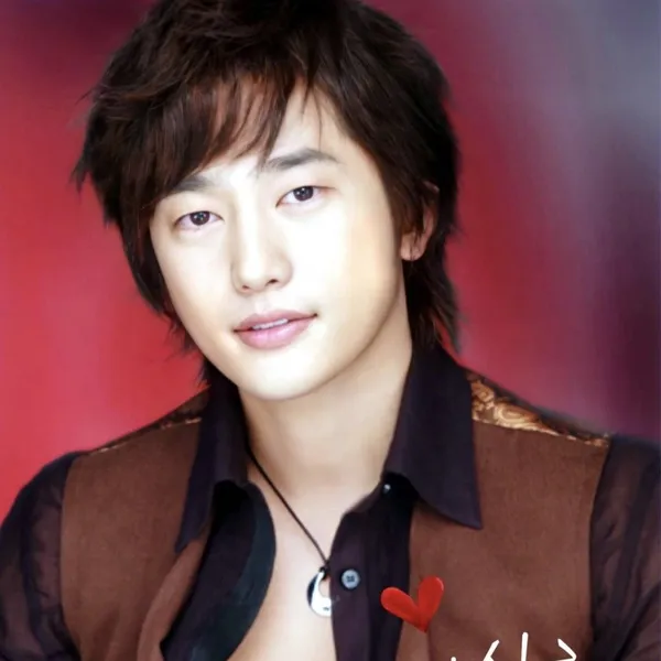Foto populer Park Sihoo yang penuh cinta dari penggemar