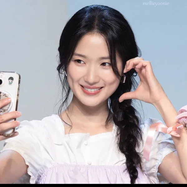 充滿粉絲愛的金惠奫人氣照片