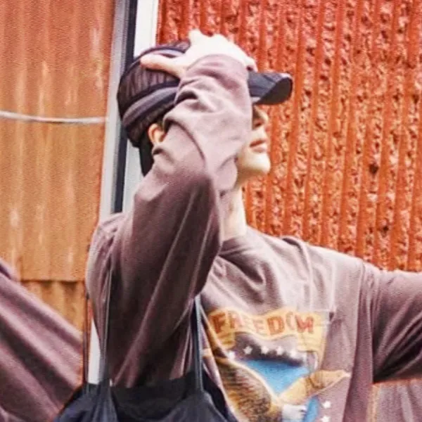 Popular photo full of fans’ love for Byeon Wooseok